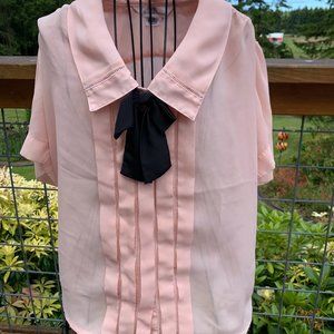 Susan Hutton Ladies size 10 Pink Blouse w/Removable Black Bow